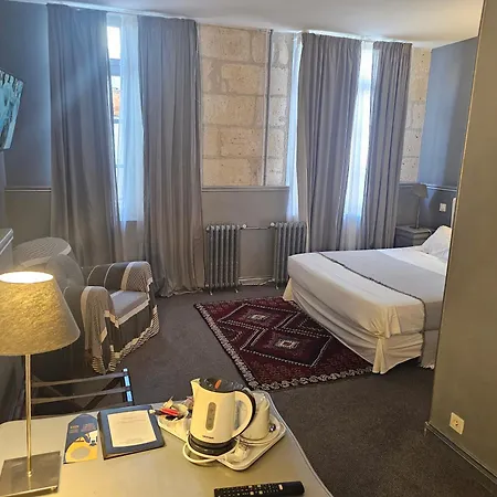 ホテル Du Palais 3*