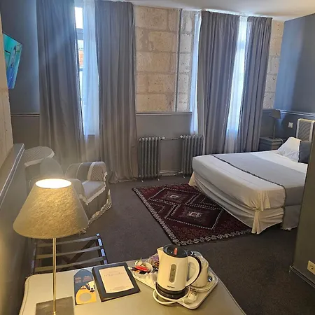 ホテル Du Palais 3*